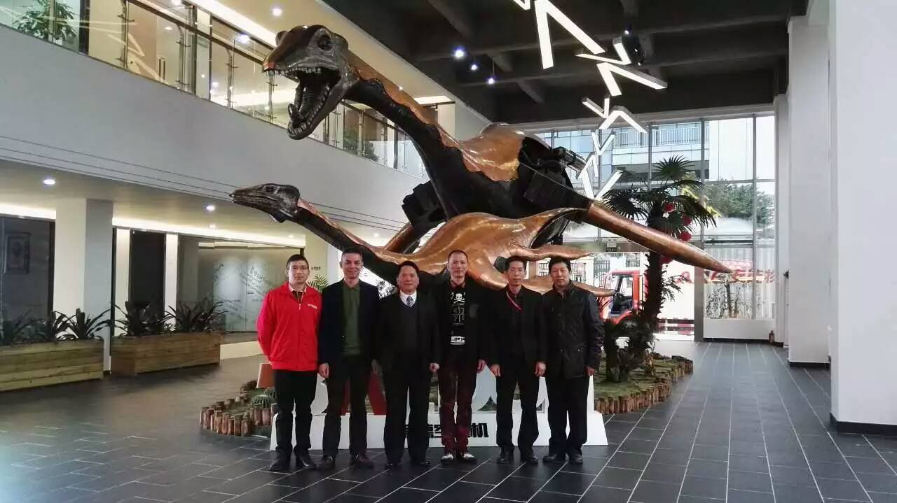 東鵬控股董事長、佛山市梅州商會會長何新明蒞臨葆德控股集團參觀考察